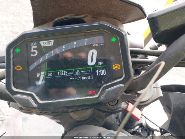 ML5ZRDF18PDA61231 Kawasaki Zr900 F