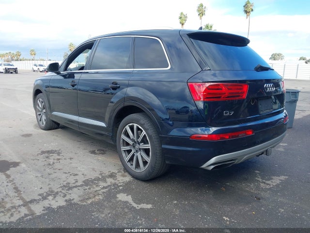 2017 AUDI Q7 WA1LABF74HD026769 Photo 2
