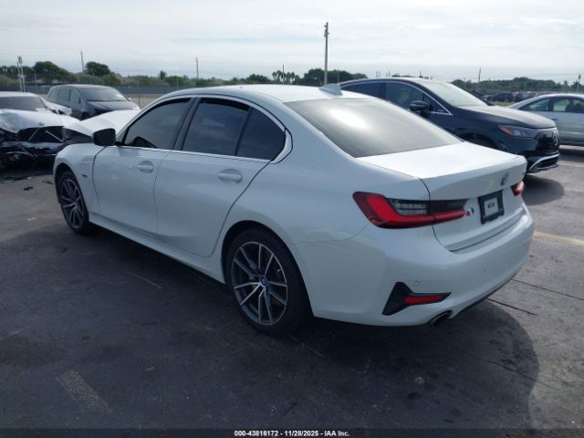 2022 BMW 3 SERIES 3MW5P7J00N8C65682 Photo 2