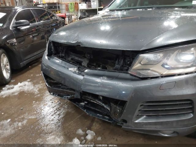 2012 VOLKSWAGEN TOUAREG WVGEK9BP2CD009757 Photo 5