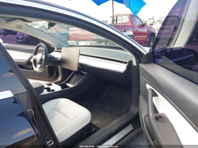 2020 TESLA MODEL 3 5YJ3E1EAXLF797613 Photo 4