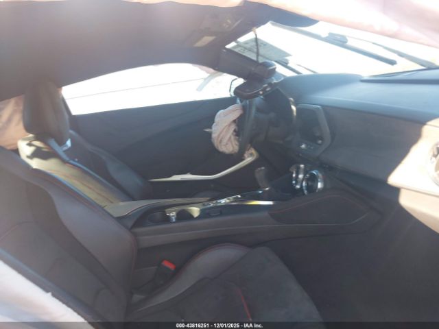 2019 CHEVROLET CAMARO 1G1FJ1R65K0148709 Photo 4