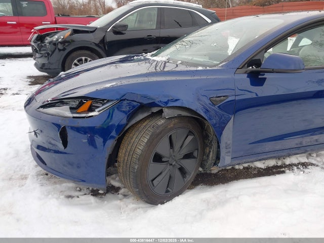 2025 TESLA MODEL 3 5YJ3E1EB0SF032532 Photo 5