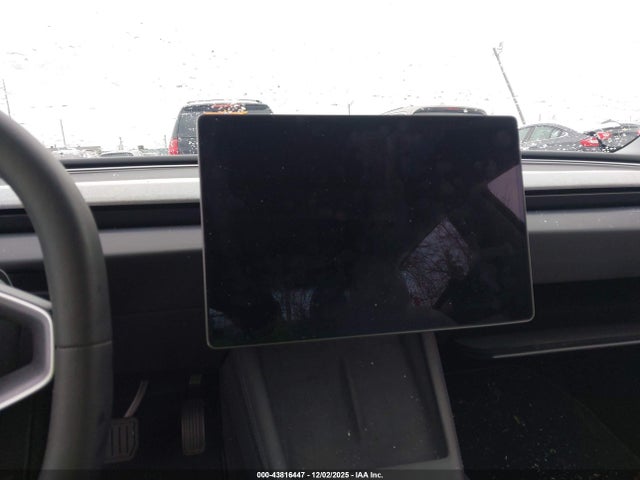 2025 TESLA MODEL 3 5YJ3E1EB0SF032532 Photo 6