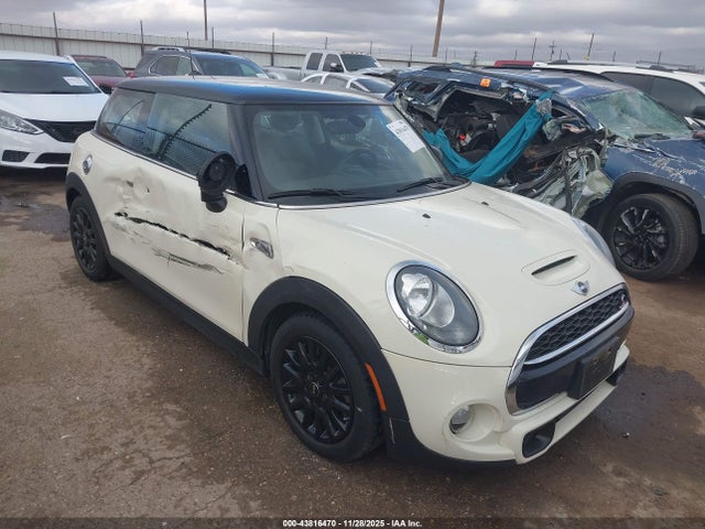 2017 MINI HARDTOP WMWXP7C38H2A45700