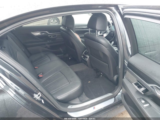 2017 BMW 740I WBA7E2C51HG740224 Photo 7