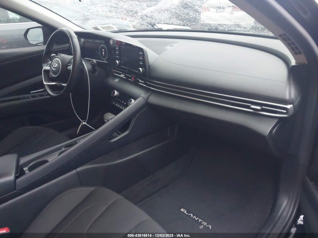 43816514 :رقم المزاد ، 5NPLS4AG6MH017100 vin ، 2021 Hyundai Elantra Sel مزاد بيع
