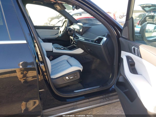 2025 BMW X5 5UX13EU07S9Y82705 Photo 4