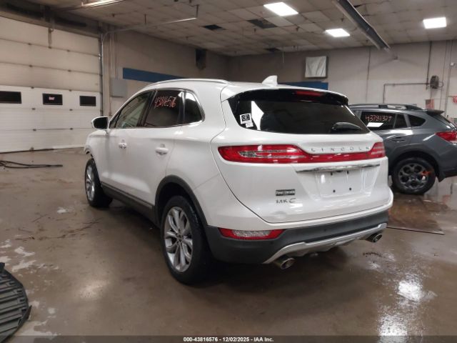 2019 LINCOLN MKC 5LMCJ2D9XKUL01653 Photo 2