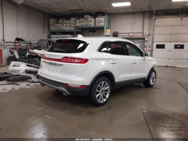 2019 LINCOLN MKC 5LMCJ2D9XKUL01653 Photo 3