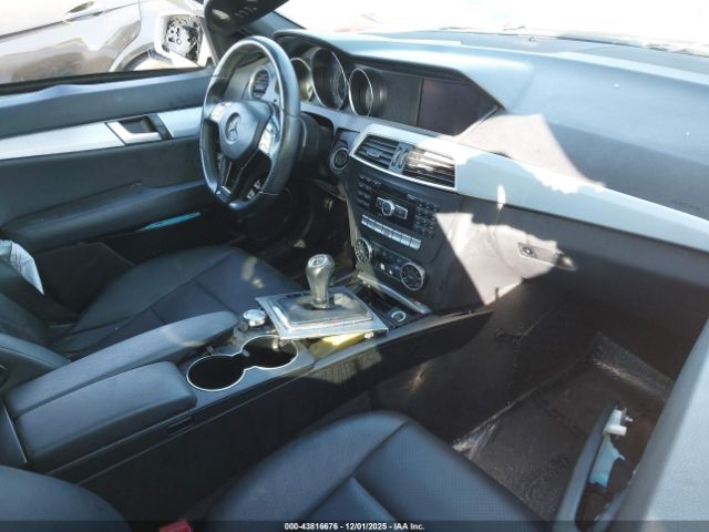 2013 MERCEDES-BENZ C 250 WDDGF4HB8DA806104 Photo 4