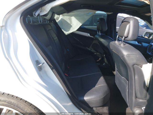 2013 MERCEDES-BENZ C 250 WDDGF4HB8DA806104 Photo 7