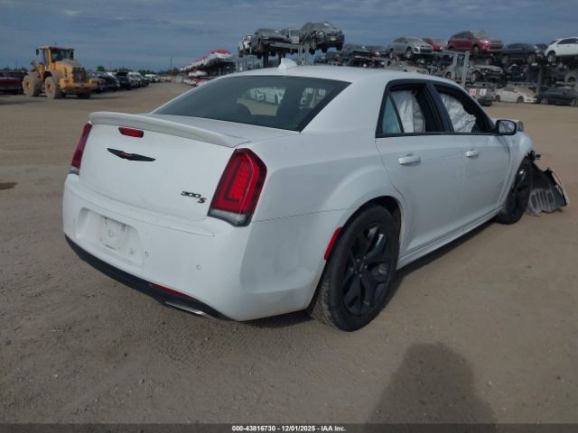2023 CHRYSLER 300 2C3CCABT8PH548842 Photo 3