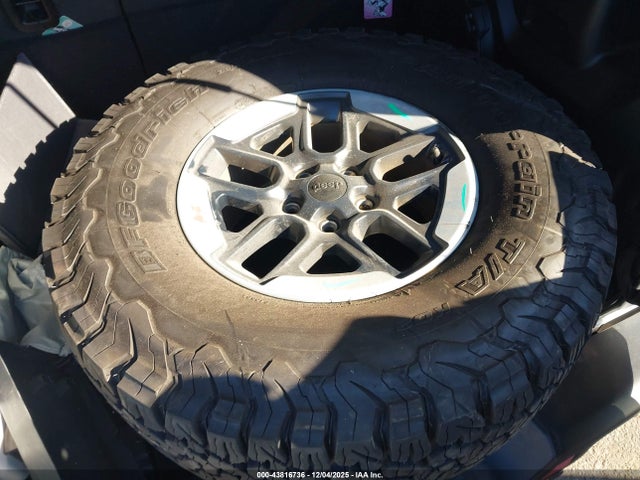 1C4HJXFG4KW662998 Jeep Wrangler Unlimited Rubicon 4x4