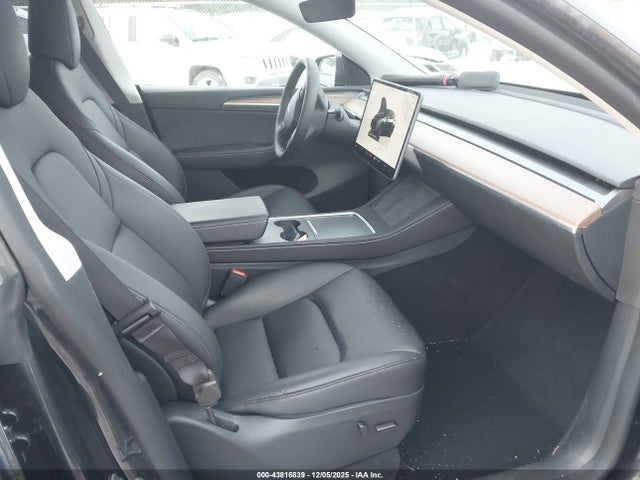 Продаж на аукціоні авто 2025 Tesla Model Y Long Range Dual Motor All-wheel Drive, vin: 7SAYGDEE3SF293331, номер лоту: 43816839