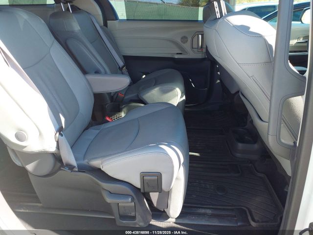 2023 TOYOTA SIENNA 5TDZSKFC7PS086557 Photo 7