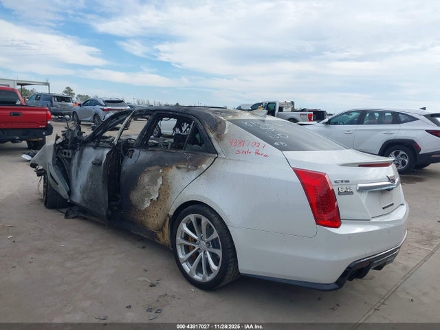 2017 CADILLAC CTS-V 1G6A15S6XH0194681 Photo 2