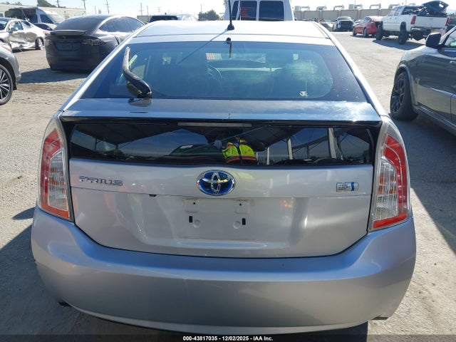 Toyota Prius 2015 JTDKN3DU9F0395944 Image 16