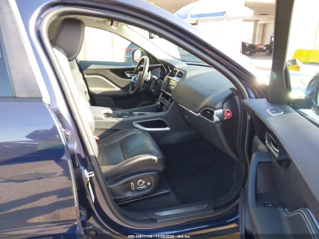 2018 JAGUAR F-PACE SADCL2GX0JA203117 Photo 4