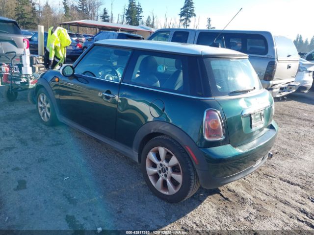 2007 MINI COOPER WMWMF33547TT51296 Photo 2