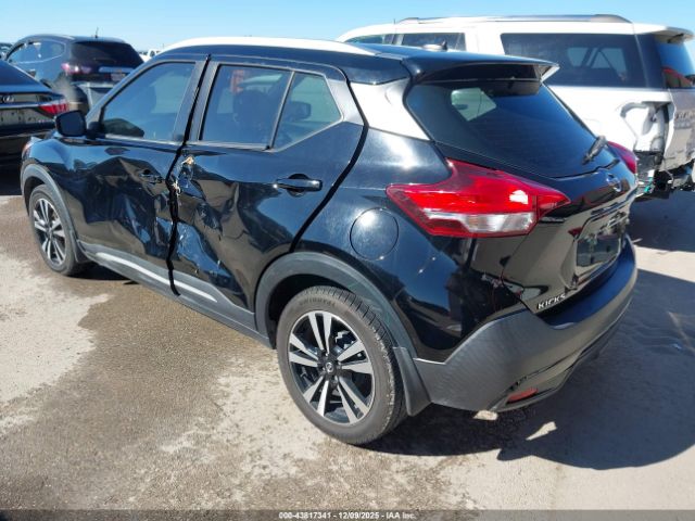 2019 NISSAN KICKS 3N1CP5CU2KL567890 Photo 2