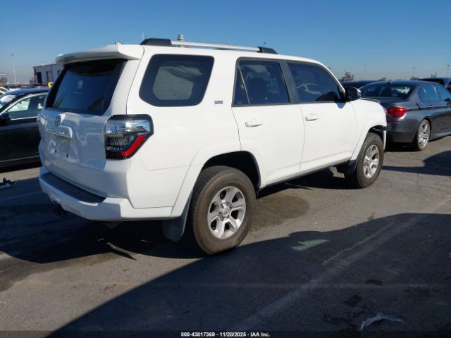 2020 TOYOTA 4RUNNER JTEBU5JR9L5778727 Photo 3
