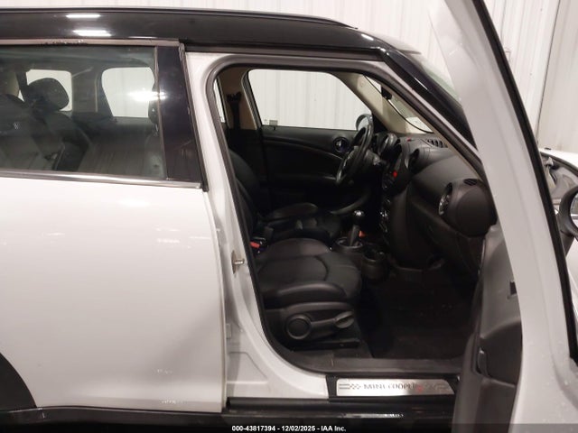 2014 MINI COUNTRYMAN WMWZC5C52EWM18239 Photo 4