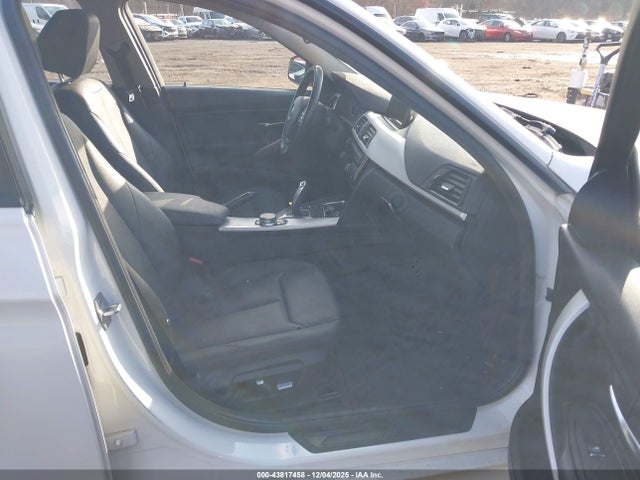 2018 BMW 320I WBA8A3C59JA492478 Photo 4