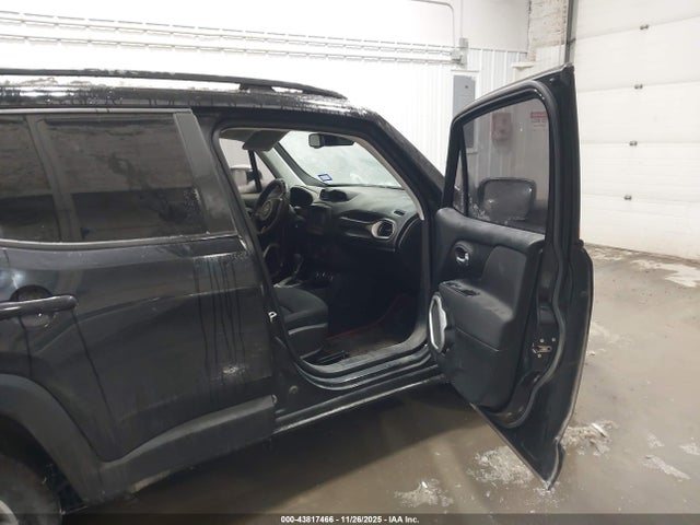 Jeep Renegade Latitude 4x4 2018 ZACCJBBB3JPH00210 Image 5