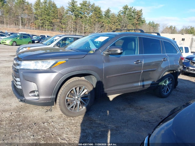 5TDJZRFH1JS902988 Toyota Highlander Xle