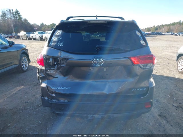 5TDJZRFH1JS902988 Toyota Highlander Xle