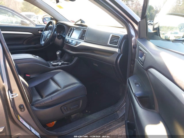 5TDJZRFH1JS902988 Toyota Highlander Xle
