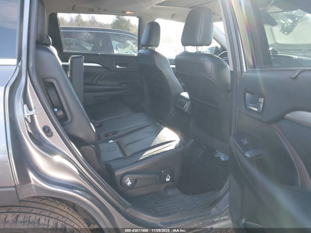5TDJZRFH1JS902988 Toyota Highlander Xle