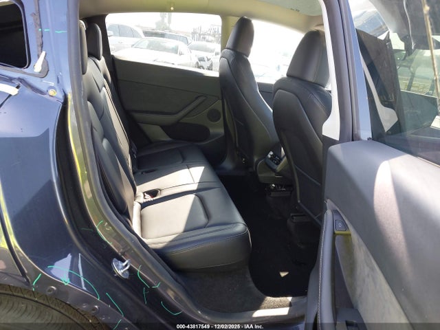 2024 TESLA MODEL Y 7SAYGDED8RF115772 Photo 7