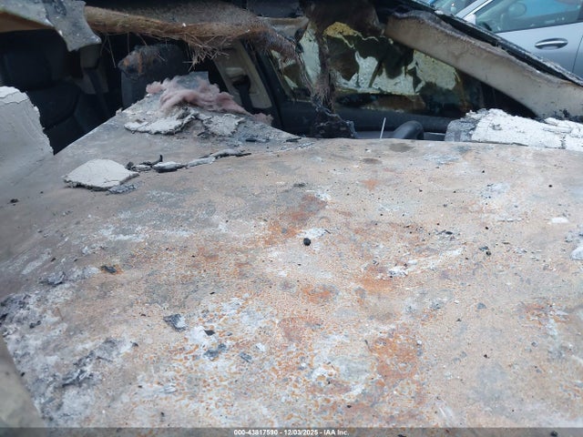 2018 CADILLAC XT5 1GYKNDRS8JZ197013 Photo 4