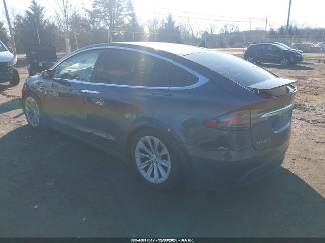 2017 TESLA MODEL X 5YJXCAE27HF051515 Photo 2