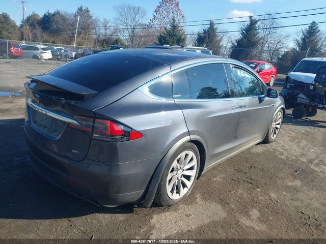 2017 TESLA MODEL X 5YJXCAE27HF051515 Photo 3