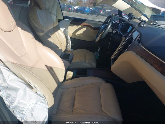 2017 TESLA MODEL X 5YJXCAE27HF051515 Photo 4