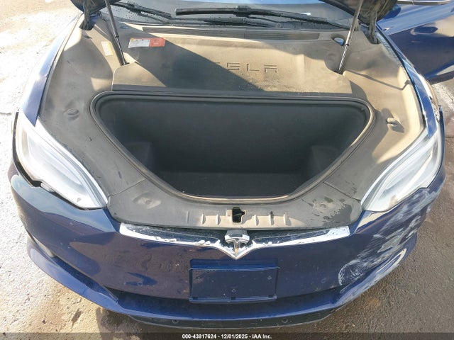 43817624 :رقم المزاد ، 5YJSA1E17HF180281 vin ، 2017 Tesla Model S 60/75 مزاد بيع