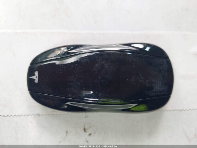43817624 :رقم المزاد ، 5YJSA1E17HF180281 vin ، 2017 Tesla Model S 60/75 مزاد بيع