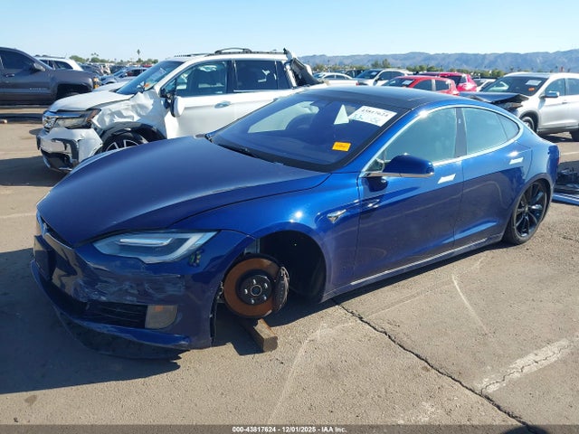 43817624 :رقم المزاد ، 5YJSA1E17HF180281 vin ، 2017 Tesla Model S 60/75 مزاد بيع