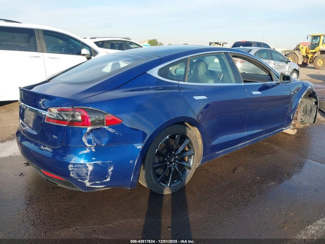 43817624 :رقم المزاد ، 5YJSA1E17HF180281 vin ، 2017 Tesla Model S 60/75 مزاد بيع