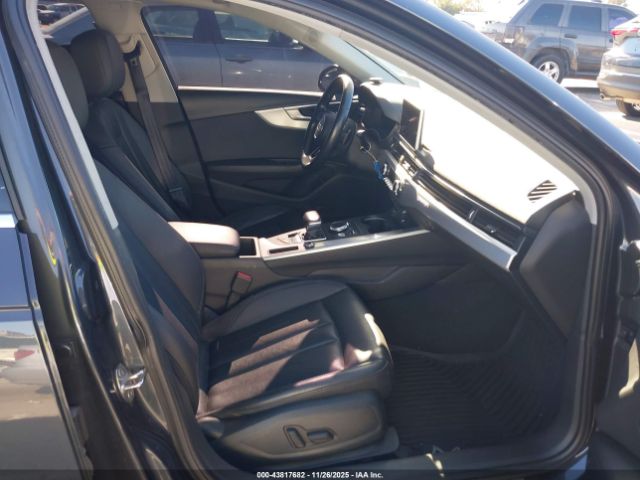 2017 AUDI A4 WAUENAF41HN033463 Photo 4