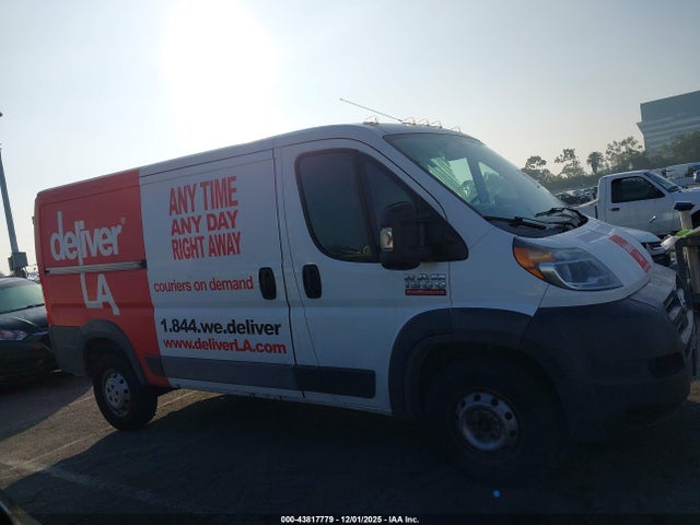 43817779 :رقم المزاد ، 3C6TRVAG2HE532145 vin ، 2017 Ram Promaster 1500 Low Roof 136 Wb مزاد بيع