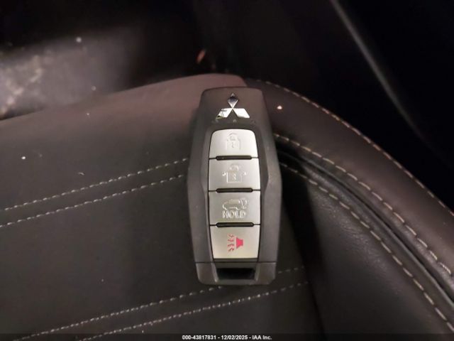 2022 MITSUBISHI OUTLANDER JA4J4UA82NZ070441 Photo 10