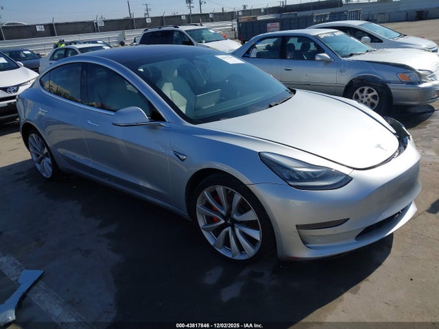 2018 TESLA MODEL 3 5YJ3E1EB1JF074268 Photo 0