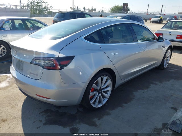 2018 TESLA MODEL 3 5YJ3E1EB1JF074268 Photo 3