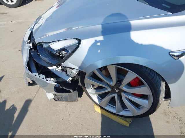 2018 TESLA MODEL 3 5YJ3E1EB1JF074268 Photo 5