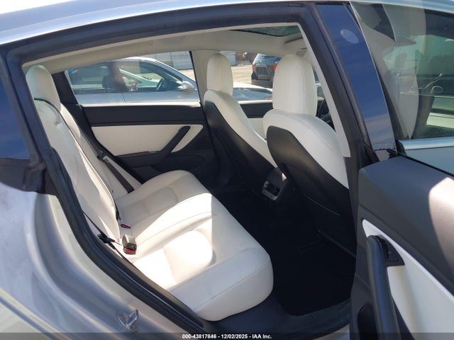2018 TESLA MODEL 3 5YJ3E1EB1JF074268 Photo 7