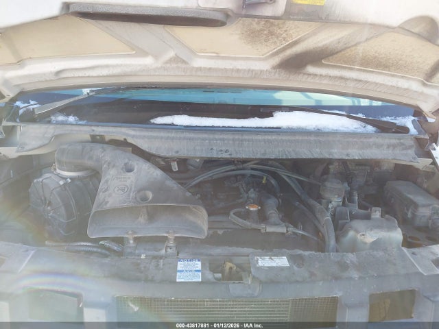JALB4T17XE7W00385 Isuzu Commercial Van